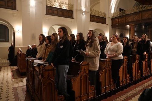 Nadbiskup-Kutlesa-predvodio-misu-na-spomendan-sv.-Cecilije-na-kraju-smotre-zborova-katolickih-srednjih-skola-25